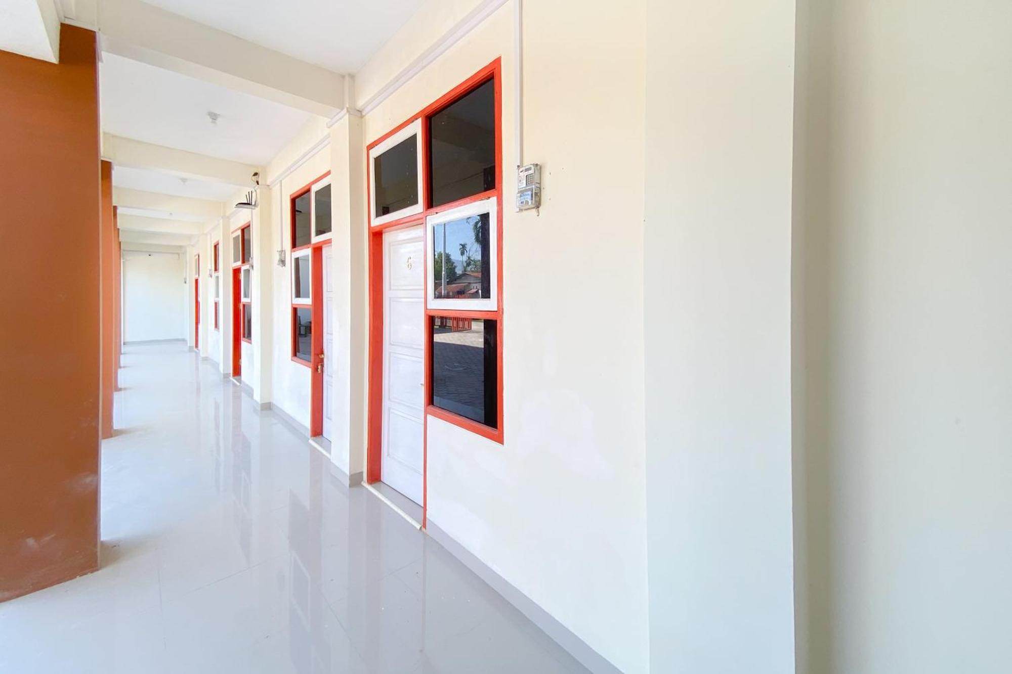 פדאנג Falah Residence Syariah מראה חיצוני תמונה